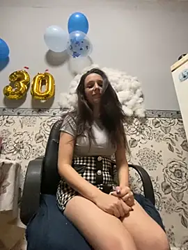 Snapshot of Amira_17 chatting on October 10, 2025, 8:09 pm Amira 17 online show from October 10, 2025, 8:09 pm
