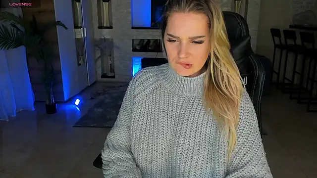 Snapshot of KittiLiza chatting on February 28, 2025, 1:58 am KittiLiza online show from February 28, 2025, 1:58 am