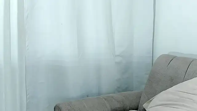 laly mariana online show from November 27, 2025, 10:32 pm