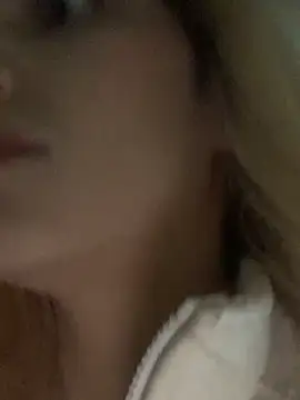 Lolitaxlola online show from November 17, 2025, 9:13 am