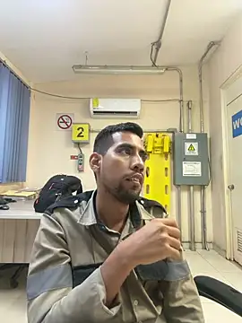 EnriquePersian197 online show from November 26, 2025, 5:40 am