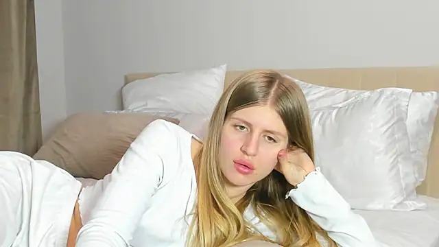 kirraa  online show from February 2, 2026, 7:57 pm