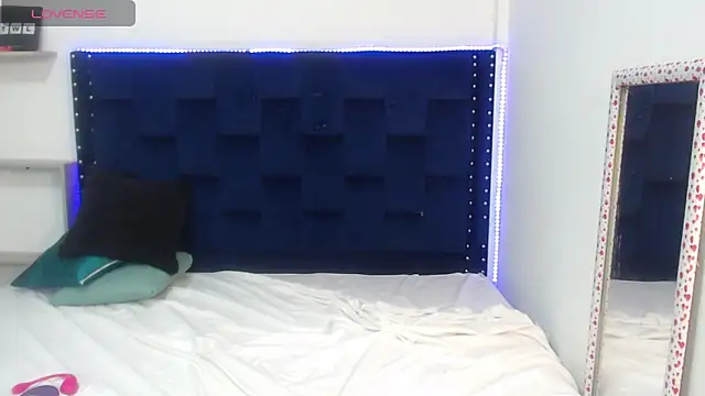 Snapshot of ARTEMIZA_LOVE_ chatting on March 18, 2025, 12:28 pm ARTEMIZA LOVE  online show from March 18, 2025, 12:28 pm