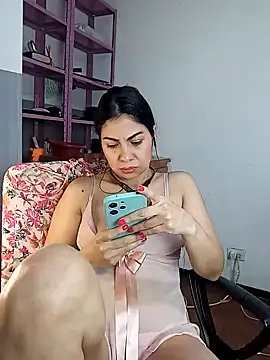 saralunabella online show from January 18, 2025, 12:02 am