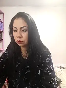 saralunabella online show from October 5, 2025, 4:20 pm