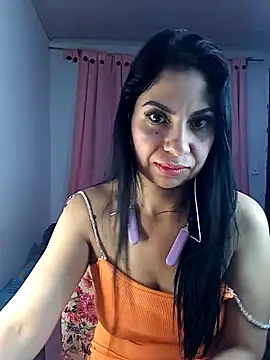 saralunabella online show from February 15, 2025, 3:20 am