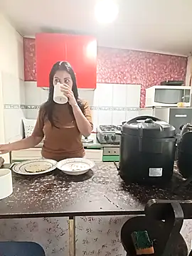 saralunabella online show from October 24, 2025, 12:04 pm