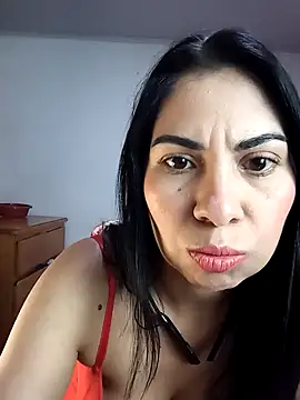 saralunabella online show from February 1, 2025, 9:29 pm