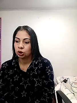 saralunabella online show from October 19, 2025, 7:27 pm