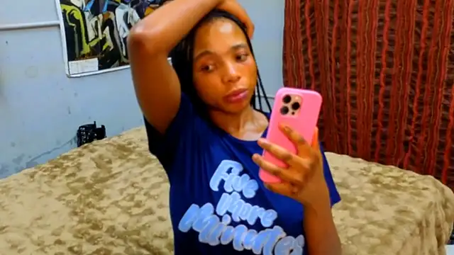 CaramelDelux27 online show from October 3, 2025, 7:26 pm