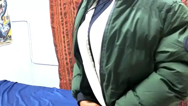 CaramelDelux27 online show from September 18, 2025, 5:10 am