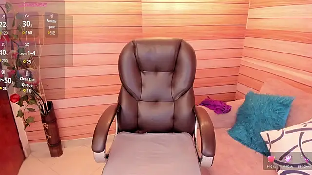 marien thomson  online show from September 28, 2025, 11:01 pm