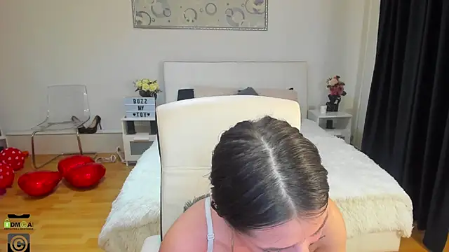 AnyaHills online show from March 13, 2025, 8:22 pm