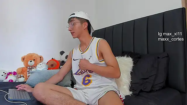 Snapshot of maxx_cortes chatting on February 2, 2025, 4:22 pm maxx cortes online show from February 2, 2025, 4:22 pm