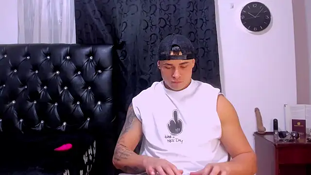 Snapshot of connorsmiith_26 chatting on December 27, 2024, 3:09 am connorsmiith 26 online show from December 27, 2024, 3:09 am