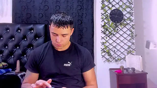 Snapshot of connorsmiith_26 chatting on December 30, 2024, 2:19 pm connorsmiith 26 online show from December 30, 2024, 2:19 pm