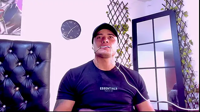 Snapshot of connorsmiith_26 chatting on February 19, 2025, 12:11 pm connorsmiith 26 online show from February 19, 2025, 12:11 pm