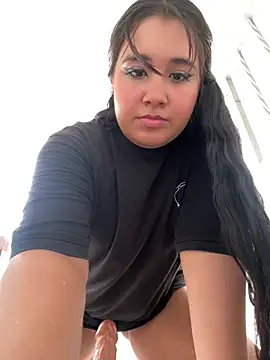 melyescobar online show from February 27, 2025, 12:12 pm