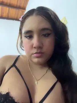 melyescobar online show from September 23, 2025, 3:24 am