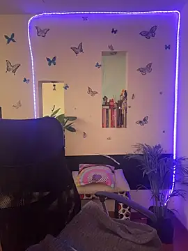 Lia-mitch online show from July 8, 2026, 6:52 pm
