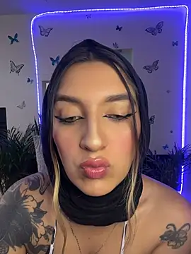Lia-mitch online show from July 14, 2026, 6:58 pm