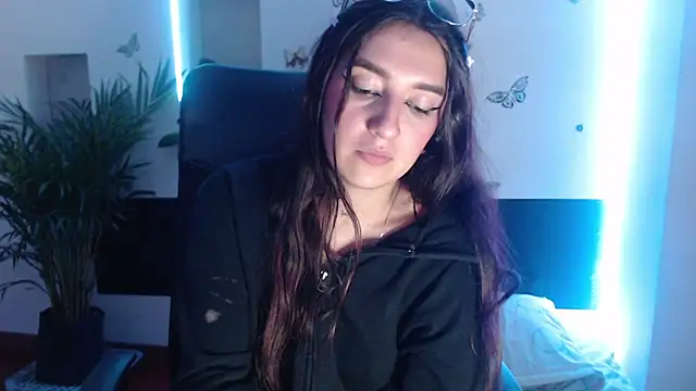 Lia-mitch online show from March 14, 2025, 11:01 am