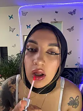 Lia-mitch online show from July 28, 2026, 7:39 pm
