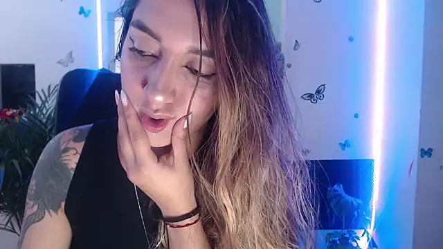 Snapshot of Lia-mitch chatting on February 20, 2026, 1:57 pm Lia-mitch online show from February 20, 2026, 1:57 pm