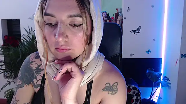 Lia-mitch online show from October 27, 2025, 7:04 pm