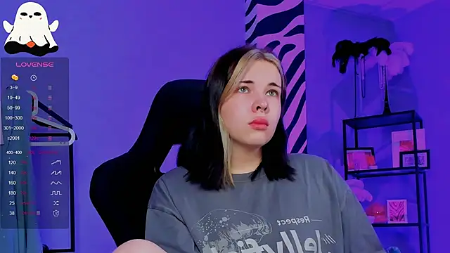 AliceSunday online show from October 23, 2025, 1:59 am