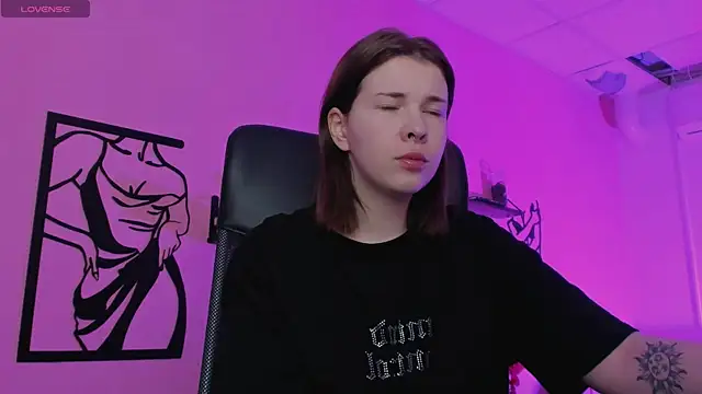 AliceSunday online show from February 4, 2025, 1:59 pm