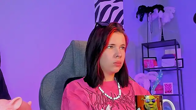 AliceSunday online show from September 25, 2025, 5:02 am