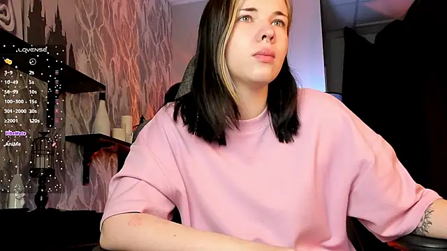 AliceSunday online show from November 11, 2025, 2:06 am