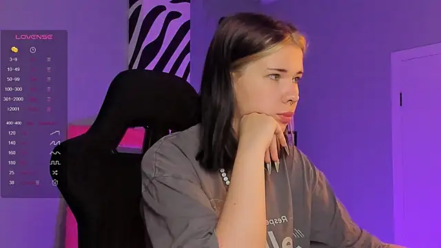 AliceSunday online show from October 12, 2025, 5:09 am