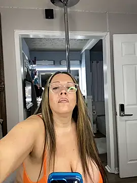 curvyfunlover online show from February 7, 2026, 12:13 pm