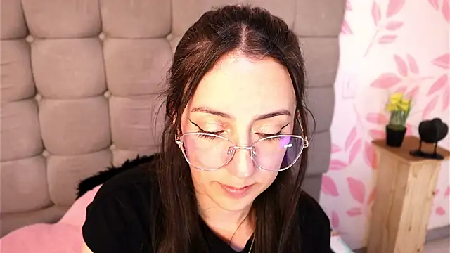 Snapshot of Sweet_Sammy_ chatting on October 17, 2025, 3:54 am Sweet Sammy  online show from October 17, 2025, 3:54 am