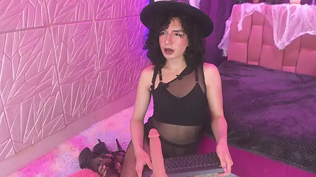 Snapshot of Angellike_doll chatting on October 17, 2025, 6:53 pm Angellike doll online show from October 17, 2025, 6:53 pm