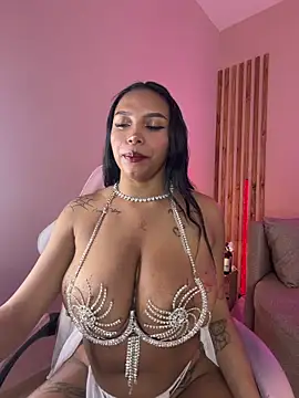 Snapshot of MadeleineSanez chatting on June 20, 2026, 12:26 am MadeleineSanez online show from June 20, 2026, 12:26 am