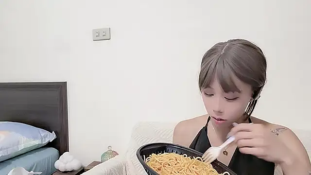 Fine-sand online show from October 8, 2025, 1:12 pm