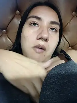 Hellen Alex online show from April 22, 2026, 2:02 pm