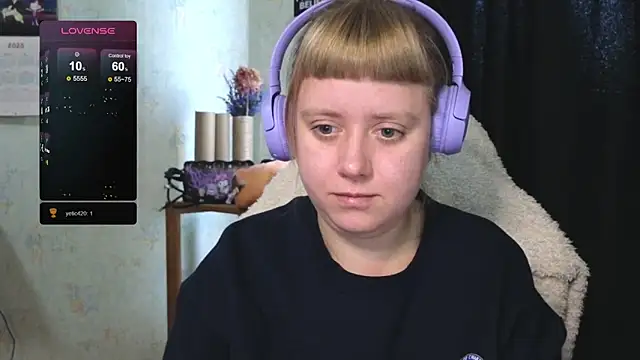 Snapshot of June_shy0 chatting on September 30, 2025, 6:30 am June shy0 online show from September 30, 2025, 6:30 am