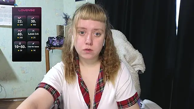 Snapshot of June_shy0 chatting on November 6, 2025, 7:01 am June shy0 online show from November 6, 2025, 7:01 am