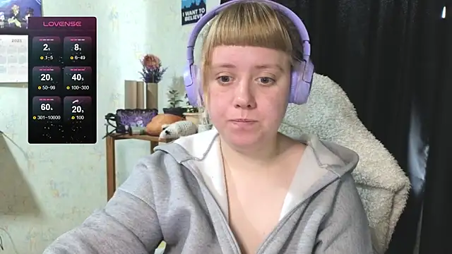 Snapshot of June_shy0 chatting on October 4, 2025, 8:16 am June shy0 online show from October 4, 2025, 8:16 am