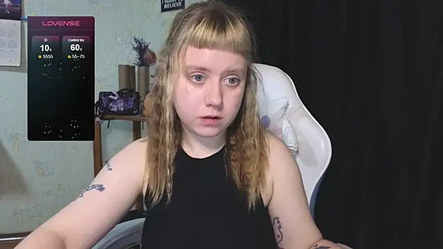 Snapshot of June_shy0 chatting on November 5, 2025, 6:49 am June shy0 online show from November 5, 2025, 6:49 am