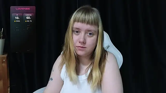 June shy0 online show from December 17, 2025, 6:51 am