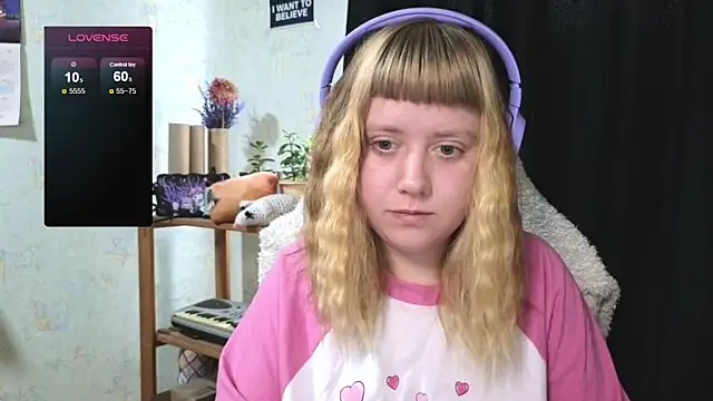 Snapshot of June_shy0 chatting on October 2, 2025, 7:34 am June shy0 online show from October 2, 2025, 7:34 am