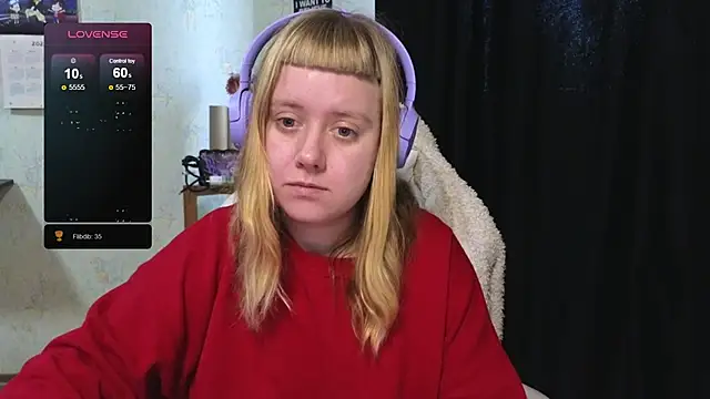 Snapshot of June_shy0 chatting on October 17, 2025, 7:22 am June shy0 online show from October 17, 2025, 7:22 am