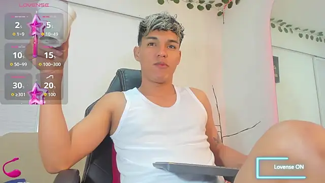 ryan carter08 online show from November 14, 2025, 3:10 am