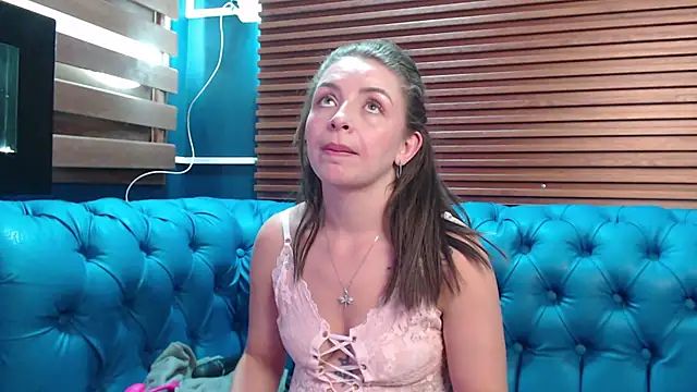  isaabellaa online show from February 13, 2025, 5:44 pm
