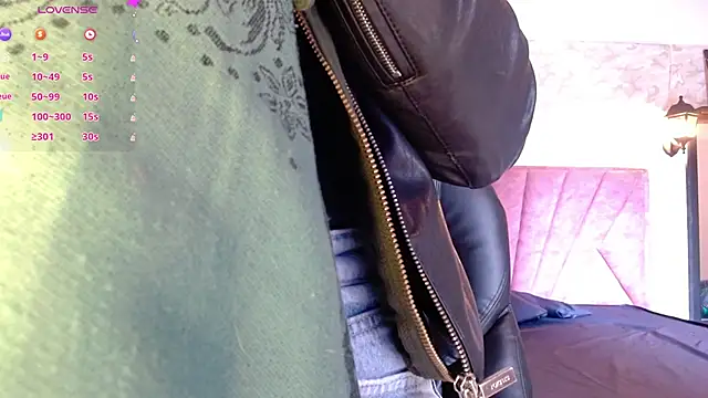 Snapshot of _isaabellaa chatting on October 24, 2025, 12:59 pm  isaabellaa online show from October 24, 2025, 12:59 pm